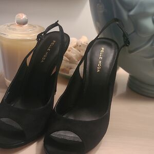 Pelle Moda Black Heels Elegant Formal Design